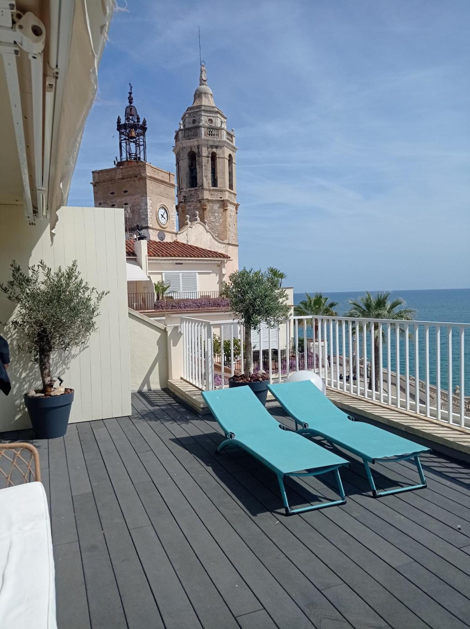 Atico Con Fantasticas Vistas Al Mar Y La Iglesia Apartment Sitges Exterior photo