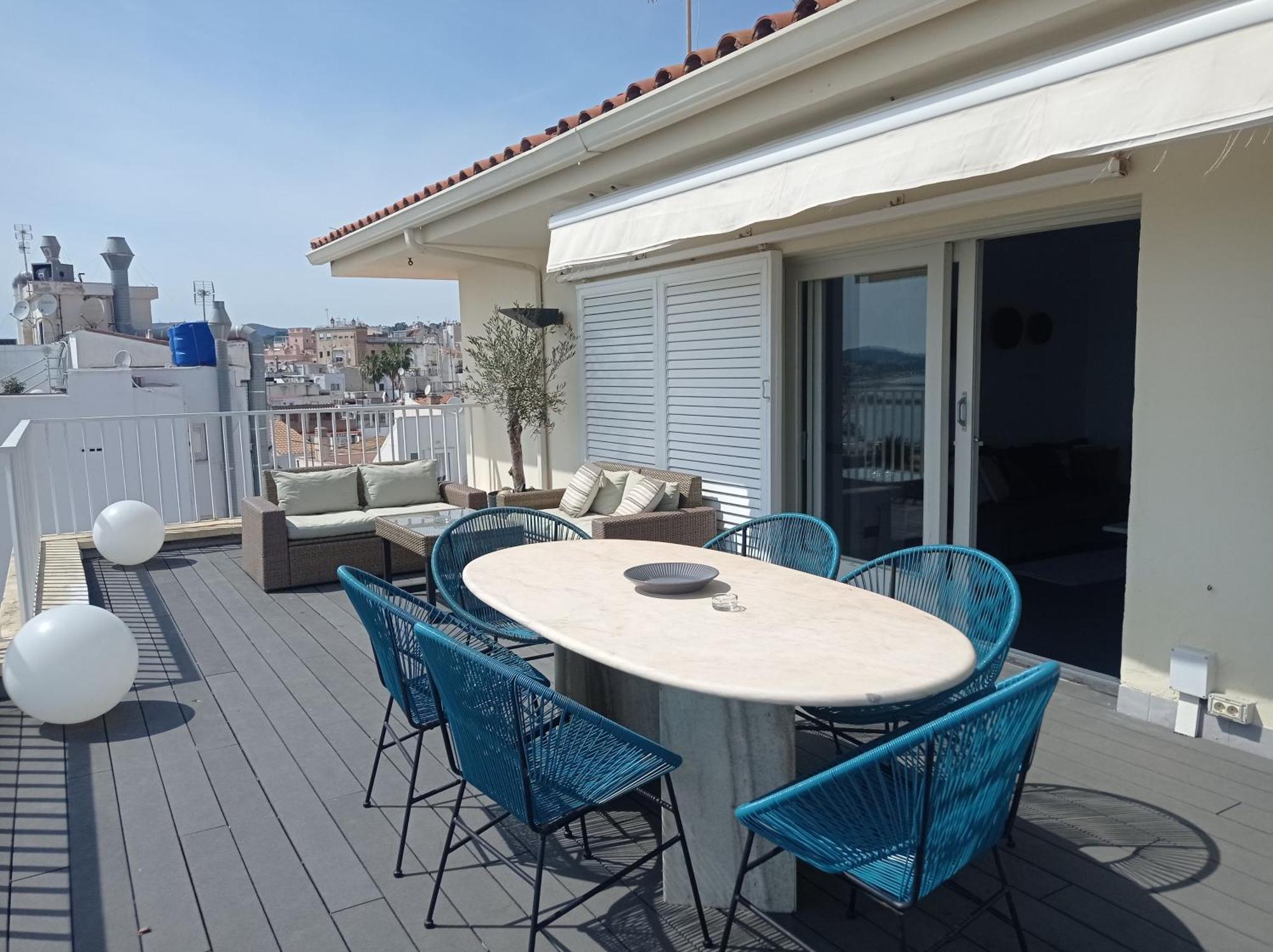 Atico Con Fantasticas Vistas Al Mar Y La Iglesia Apartment Sitges Exterior photo